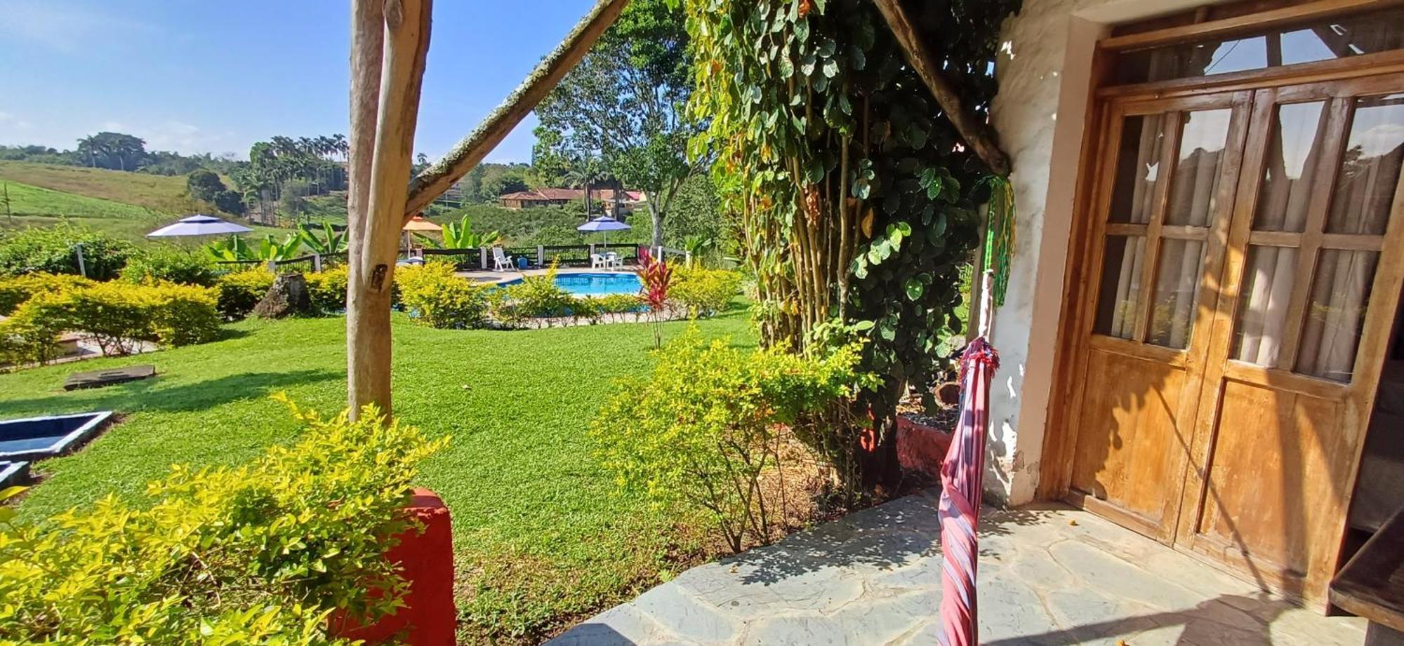 Hotel Cerca Panaca Eje Cafetero suites y cabanas Quimbaya Exterior foto
