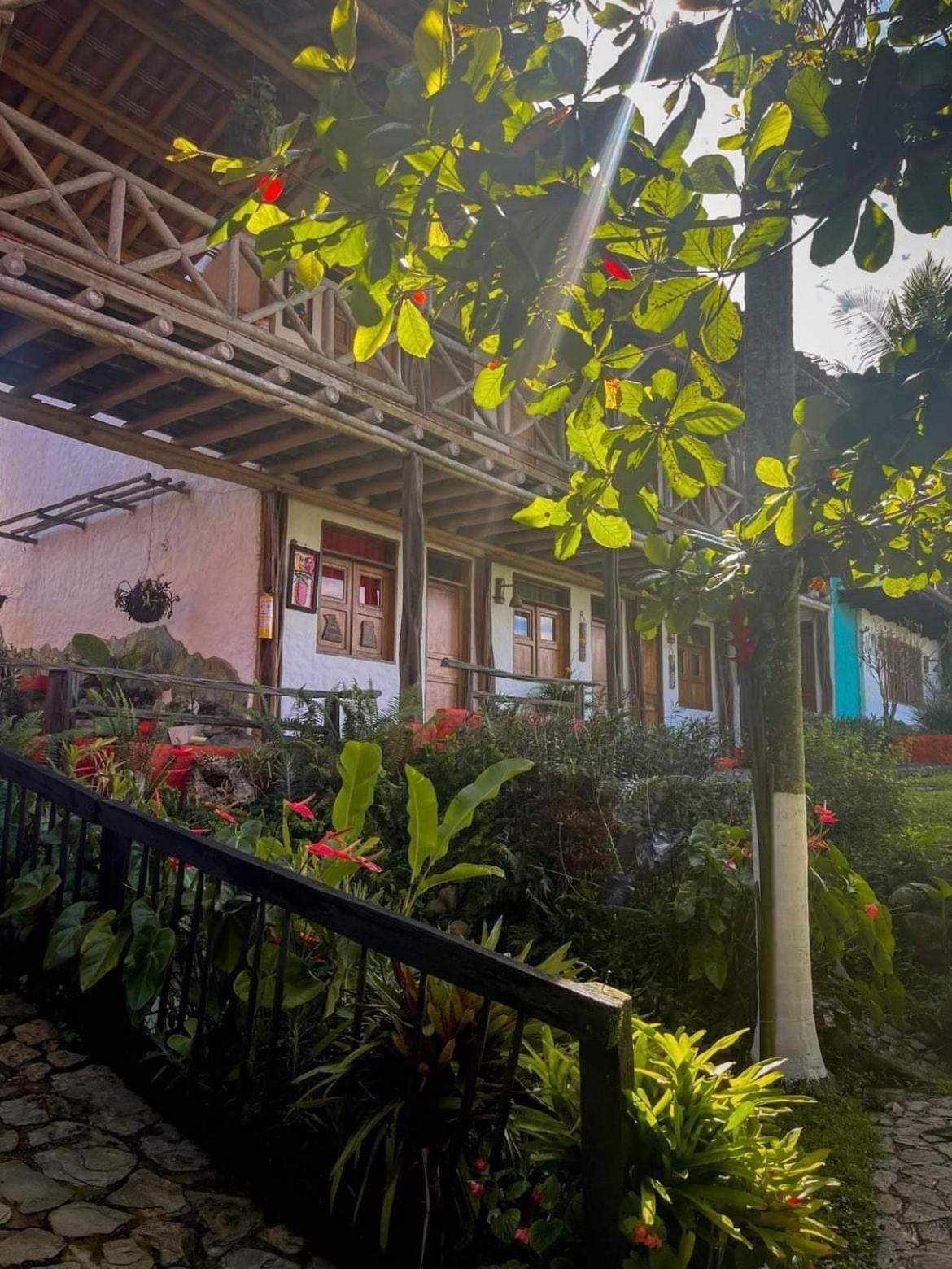 Hotel Cerca Panaca Eje Cafetero suites y cabanas Quimbaya Exterior foto